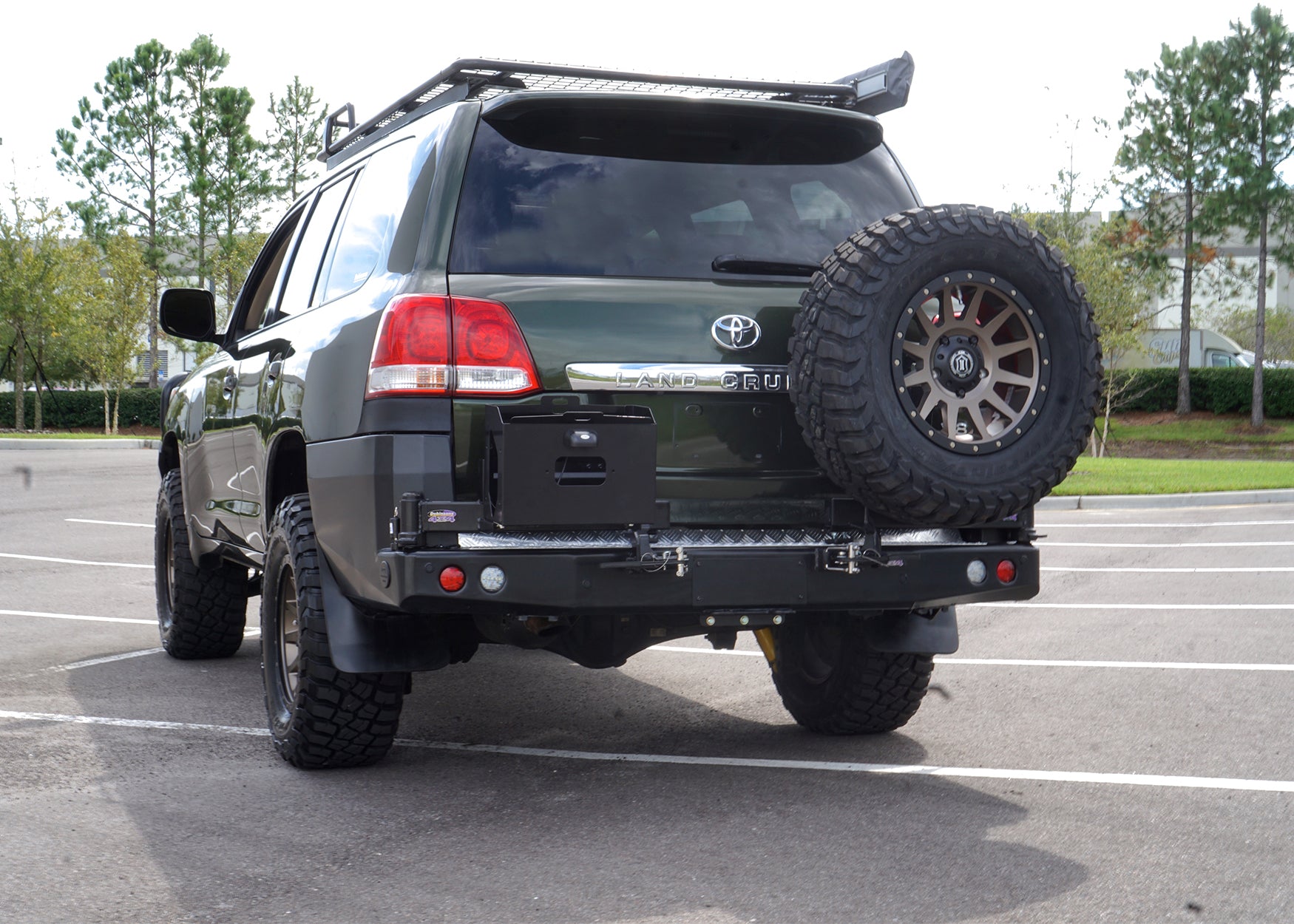 Dobinsons Rear Bumper With Swing Outs for Toyota Landcruiser 200 Series 2008 to 2019 (BW80-4105)