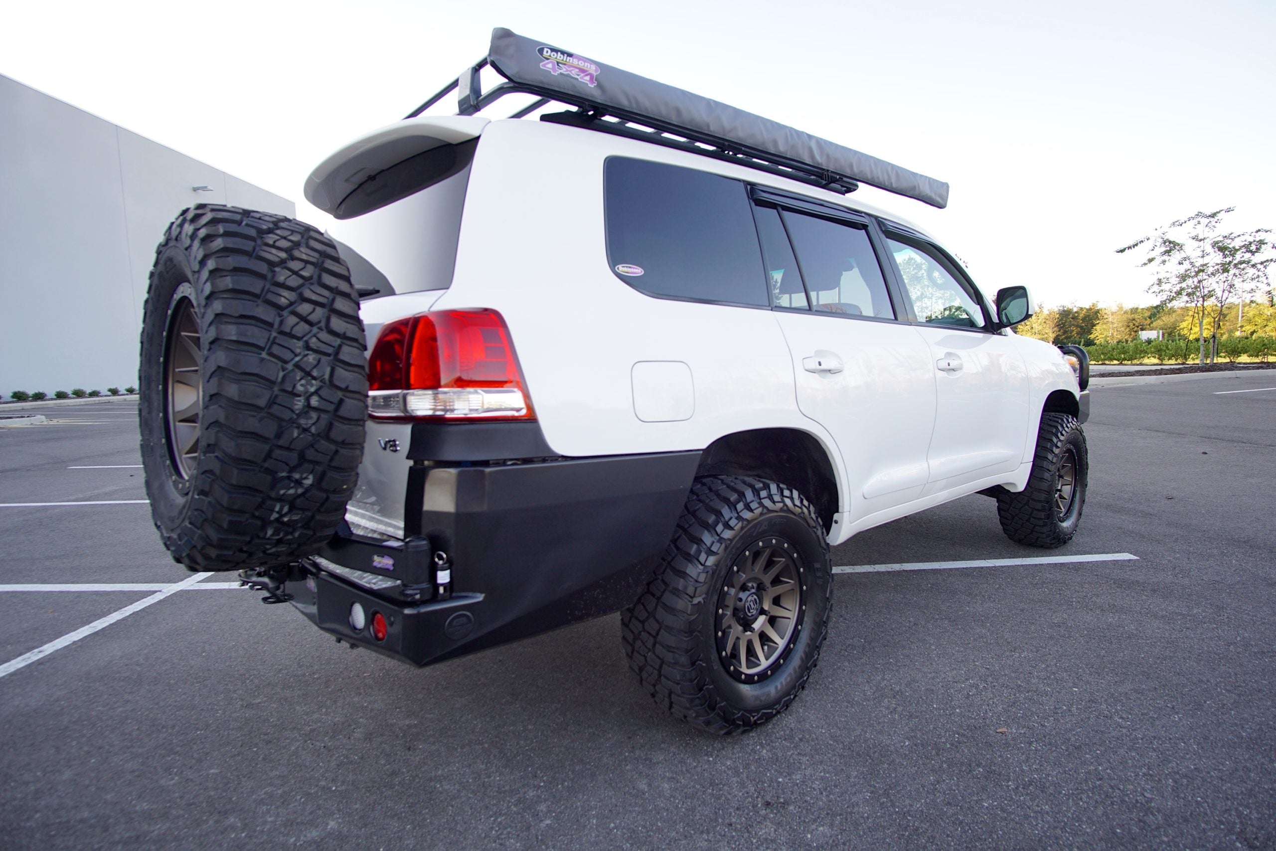 Dobinsons Rear Bumper With Swing Outs for Toyota Landcruiser 200 Series 2008 to 2019 (BW80-4105)