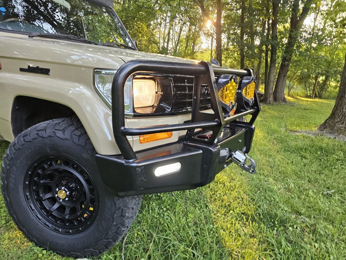 DOBINSONS BULL BAR CLASSIC BLACK FOR TOYOTA LAND CRUISER 70 SERIES 1984 - 2006 - BU59 - 3515 - Sniper Custom Trucks