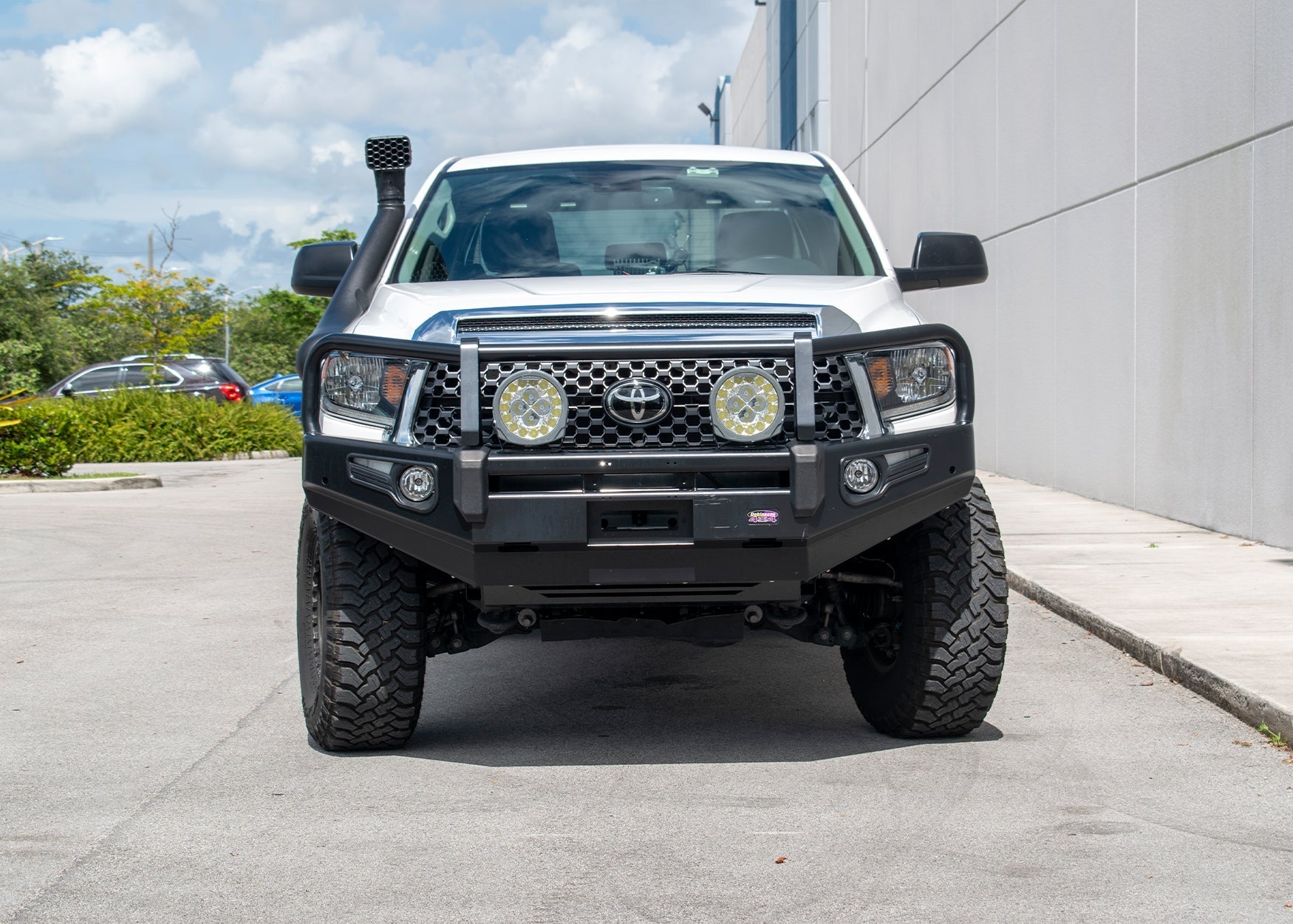 DOBINSONS BULL BAR BLACK DELUXE FOR TOYOTA TUNDRA 2ND GEN 2007-2021 WITHOUT FOG LIGHTS - BU59-5558